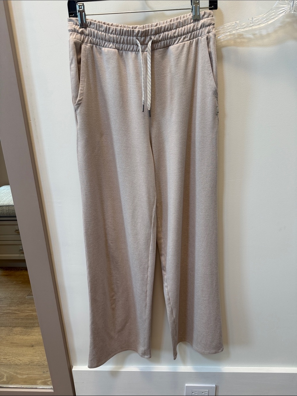 Vuori Women's Wide-Leg Drawstring Joggers — Light Taupe